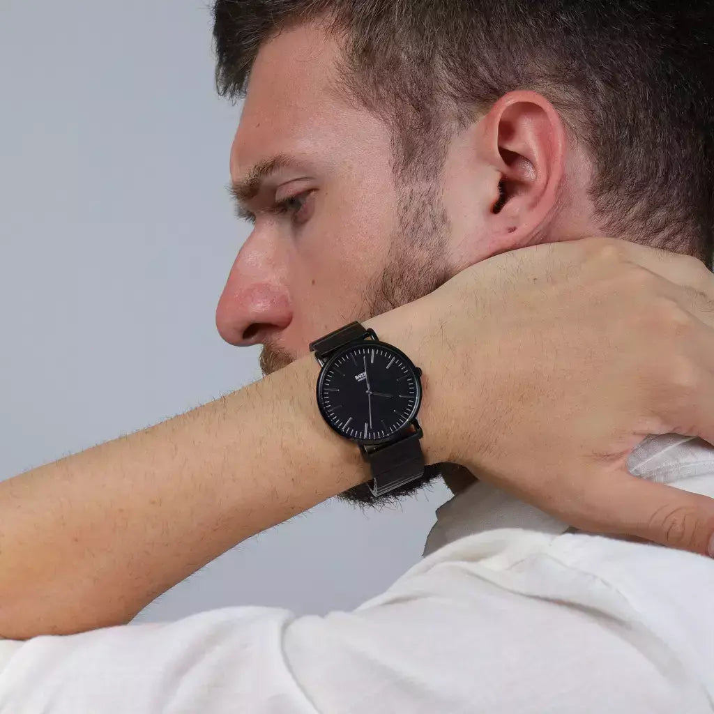 Quando escolher um relogio minimalista masculino para compor o visual?