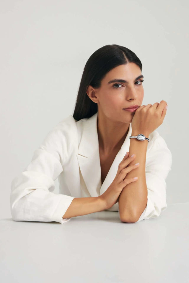 Relógio Prata Feminino Bracelete Oval Louvre