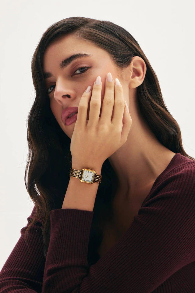 Relógio Quadrado Feminino Vintage Boxy Dourado em Números Romanos